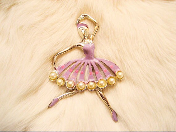 Free Shipping, 1940s 50s Lavender Ballerina Silver Tone Pin Brooch Faux Pearls Enamel Vintage