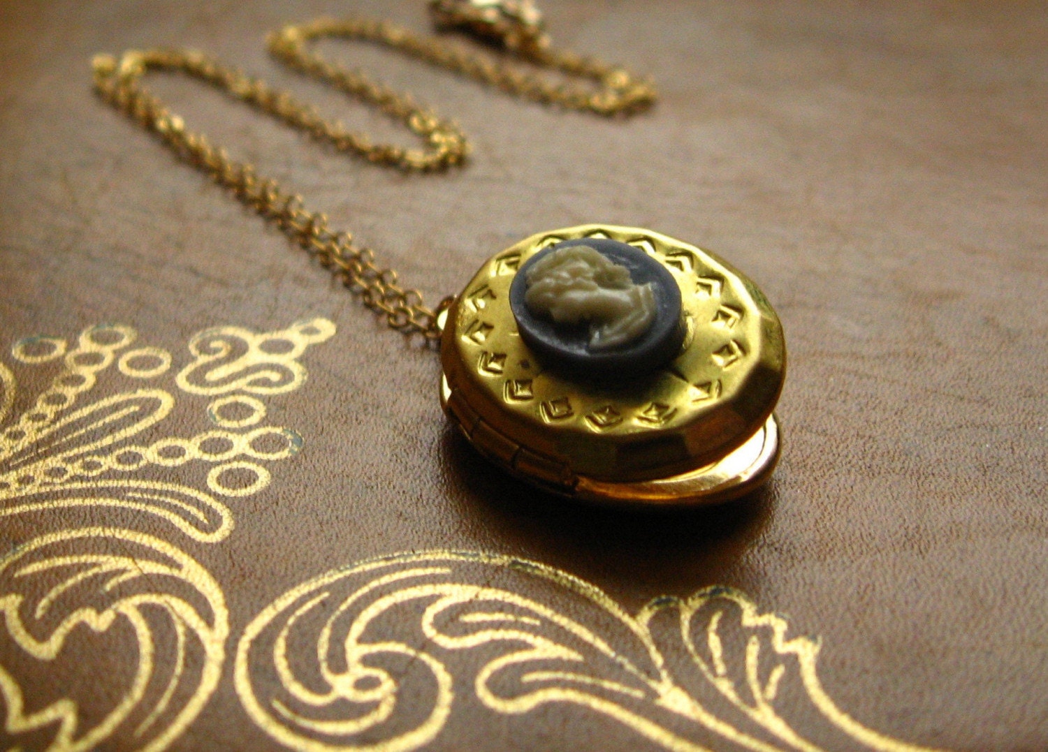 Victorian Cameo Locket - 14k gold fill chain and clasp