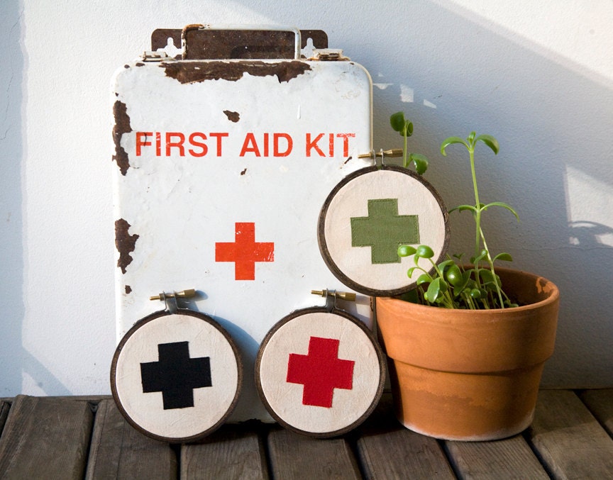 Classic Red Cross Wall Hanging in Hoop - Black