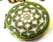 Locket, Olivine Pearl White Filigree