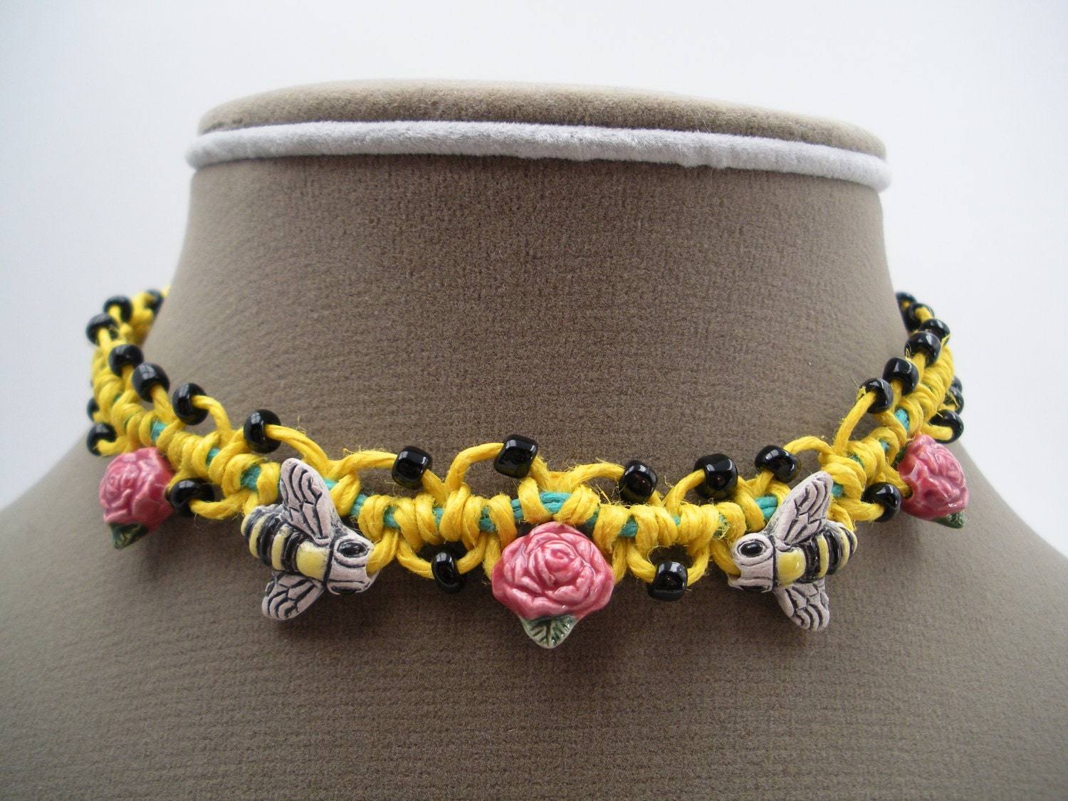 Busy Bee Hemp Choker