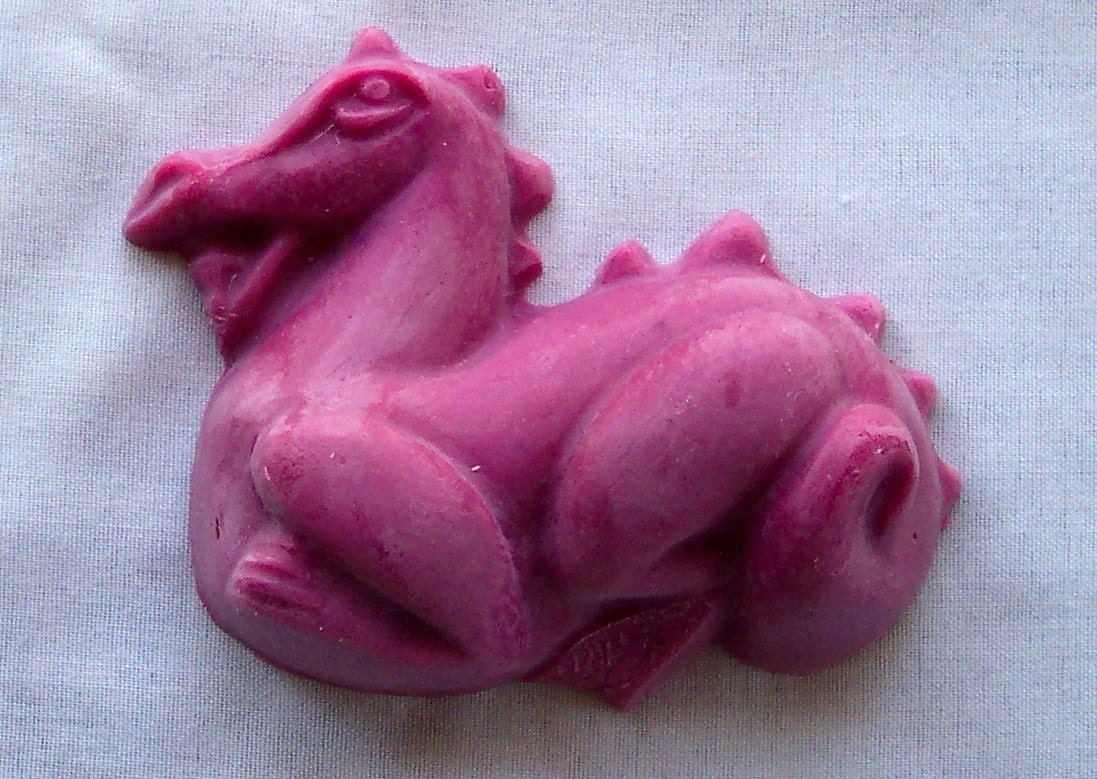 Large Dark Red Celtic Dragon - Dragon's Blood Soy Tarts