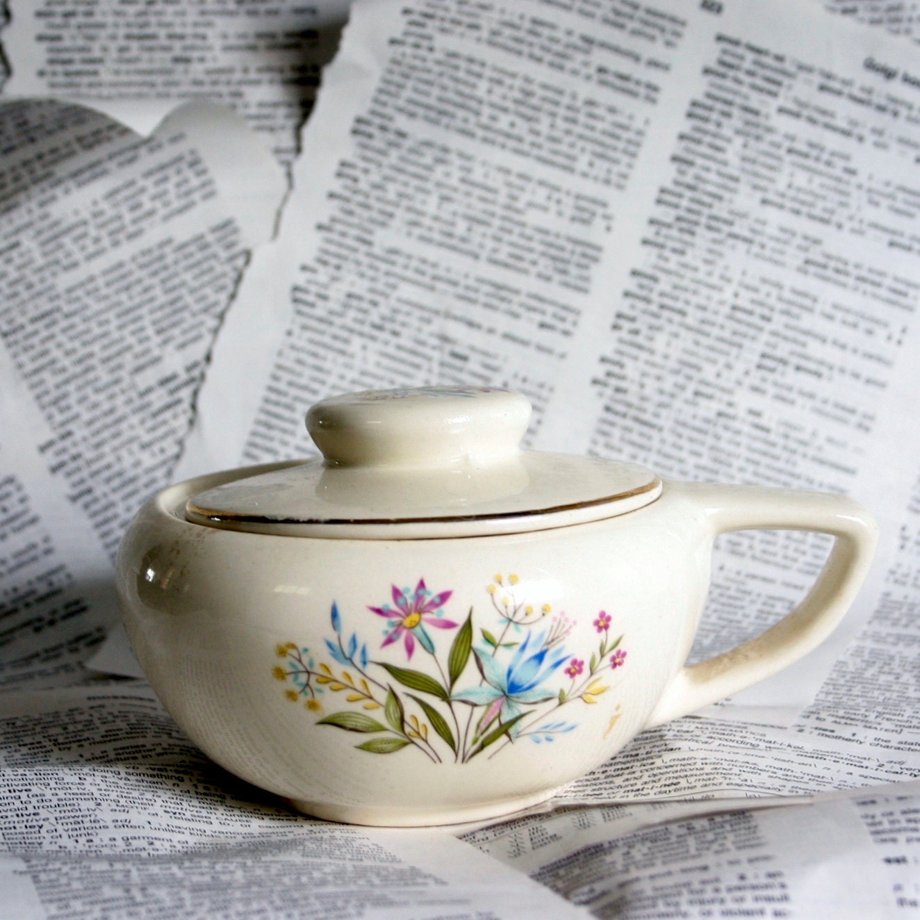 1960s mod flower Cocaine altered sugar dish