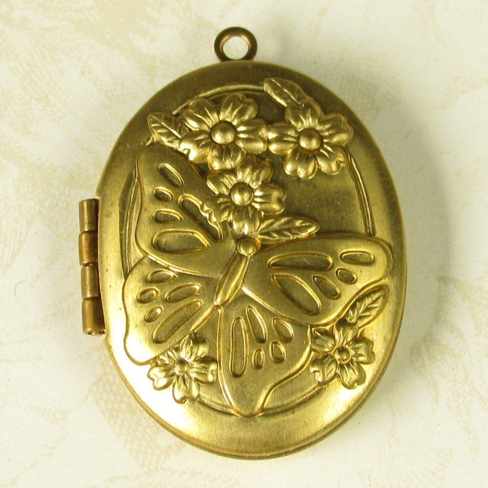 1 Raw Bare naked  Brass Oval Locket with Butterfly 883