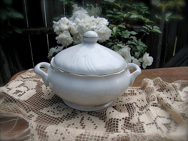 Porcelain White and Gold Soup Tureen