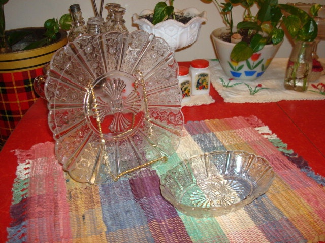 antique EAPG plate and oval bowl Panelled Daisy 1888