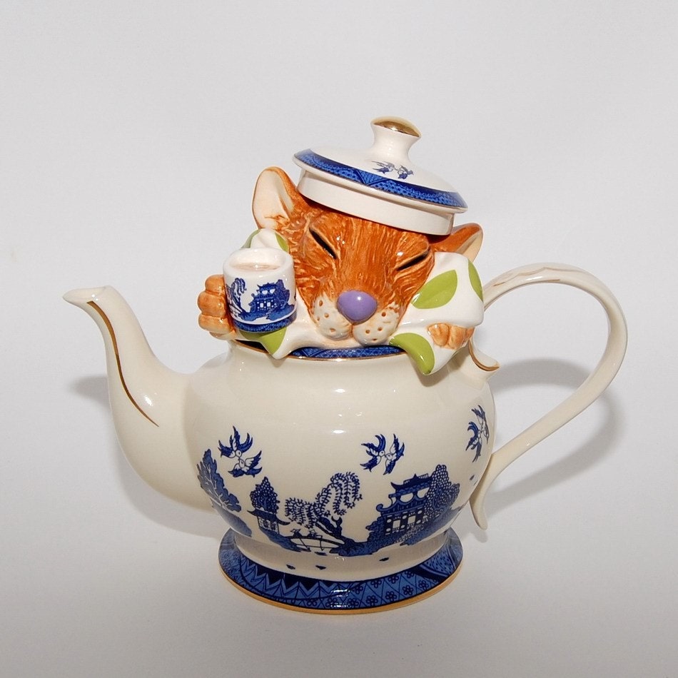 Paul Cardew Alice in Wonderland Dormouse Teapot by Abundancy