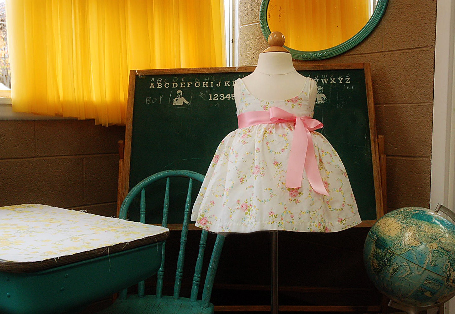 Girls Dress Pattern and Tutorial - Patio Party by Dreamspun