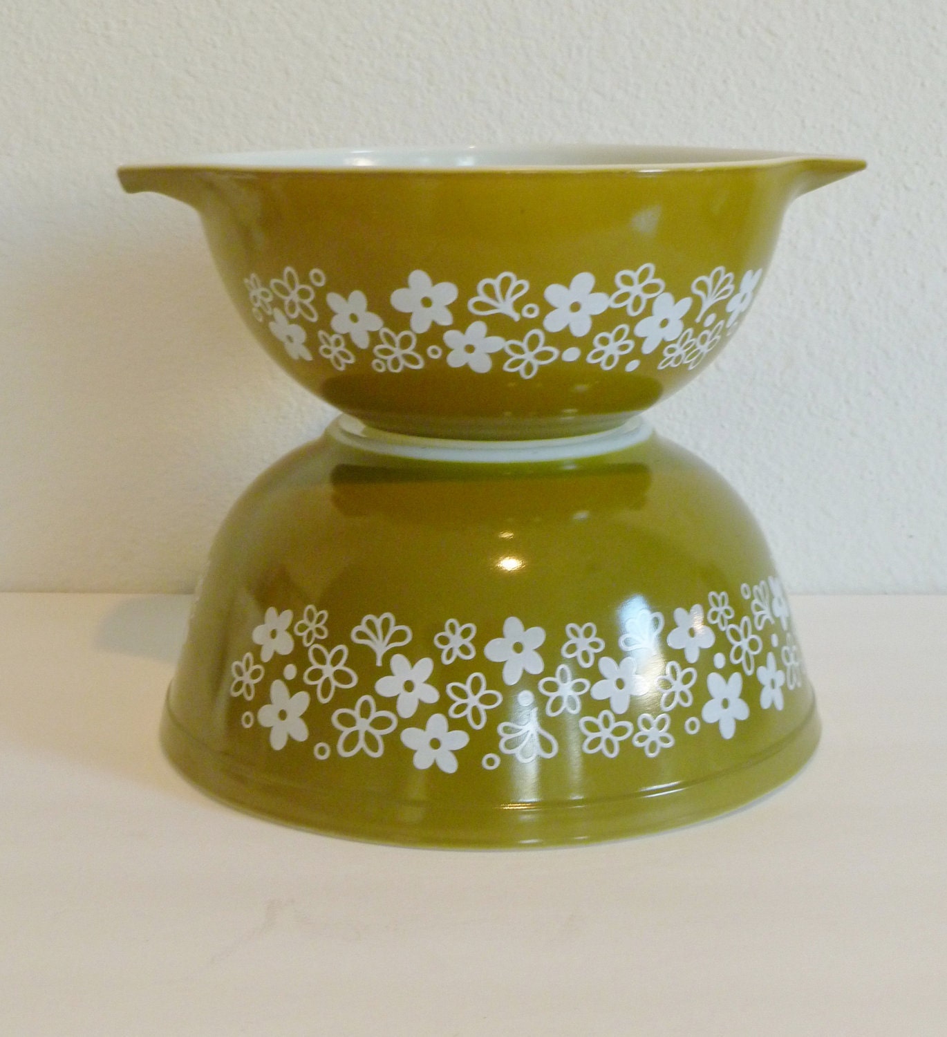 Vintage Pyrex Bowl Set Green Spring Blossom 2.5 qt. and 1.5 qt.
