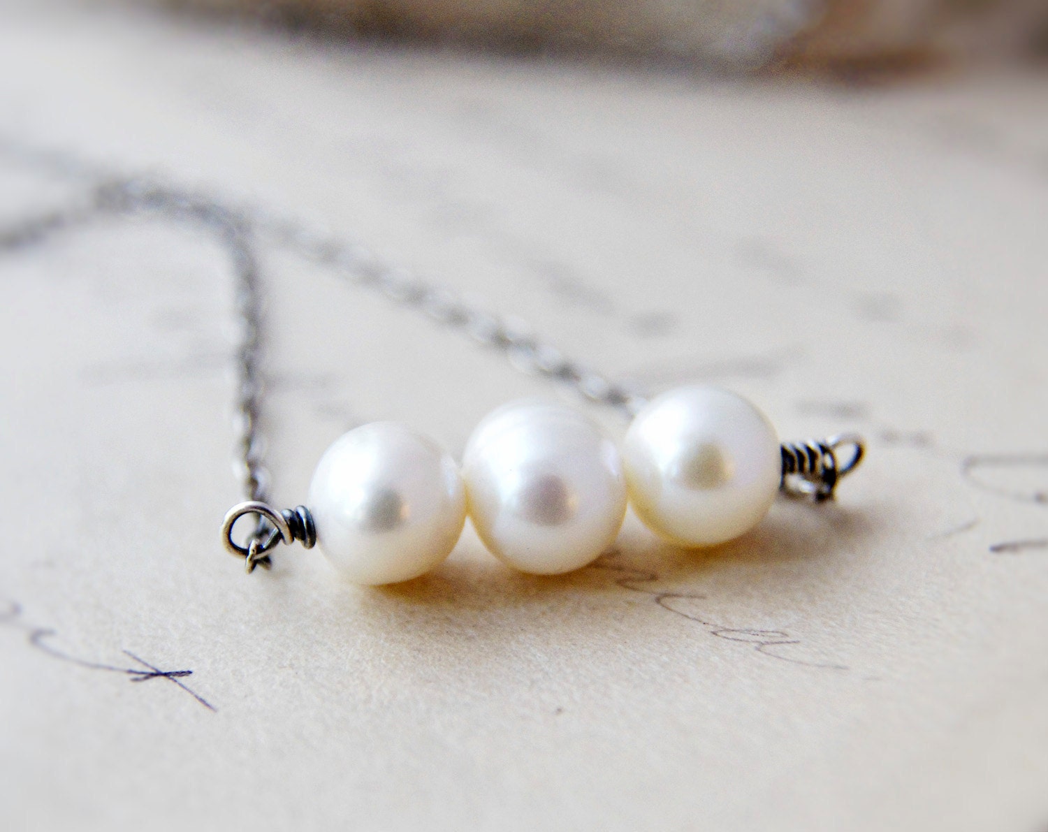 June Birthstone Pearl Necklace Three Ivory White Pendant Simplistic PoleStar