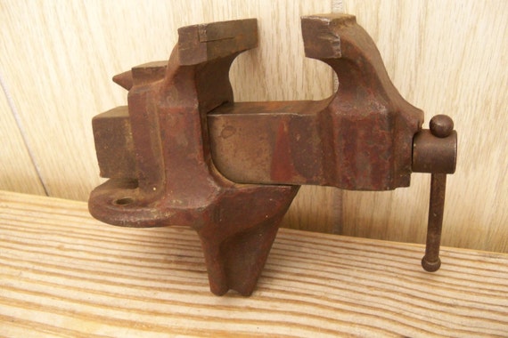 Antique Vise 1800s Cast Iron By Vickiesbeachhouse On Etsy