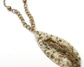 Mushroom and lichen necklace, Foliar