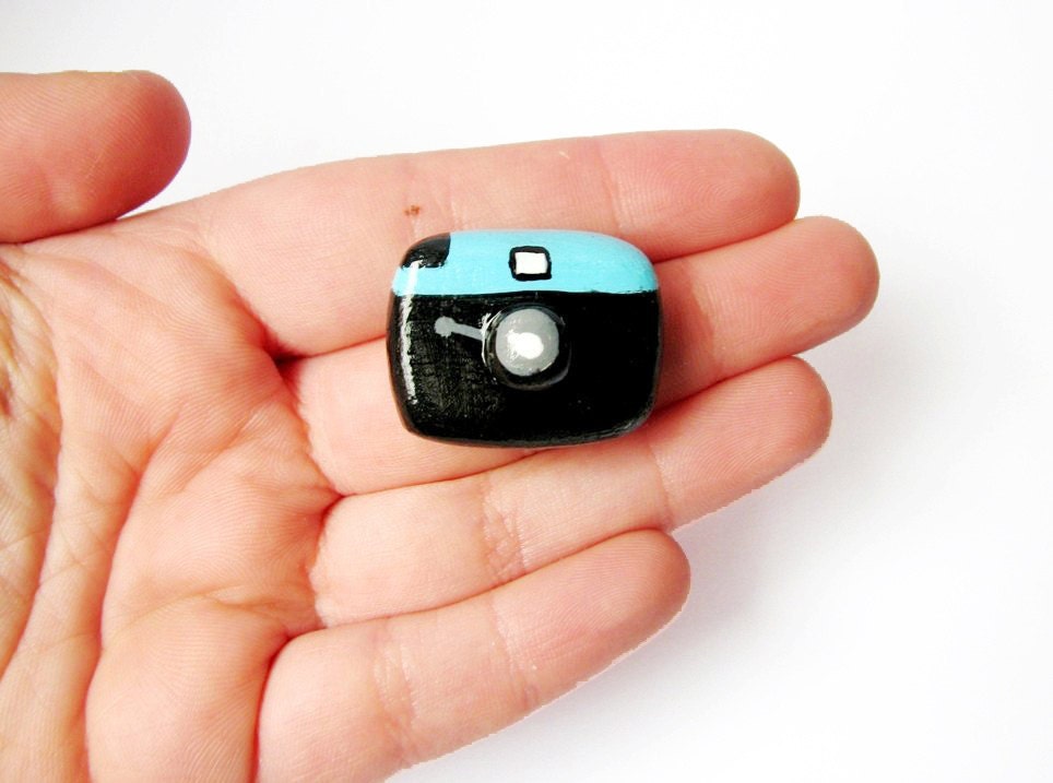 Diana Camera brooch miniature - handpainted air dried clay