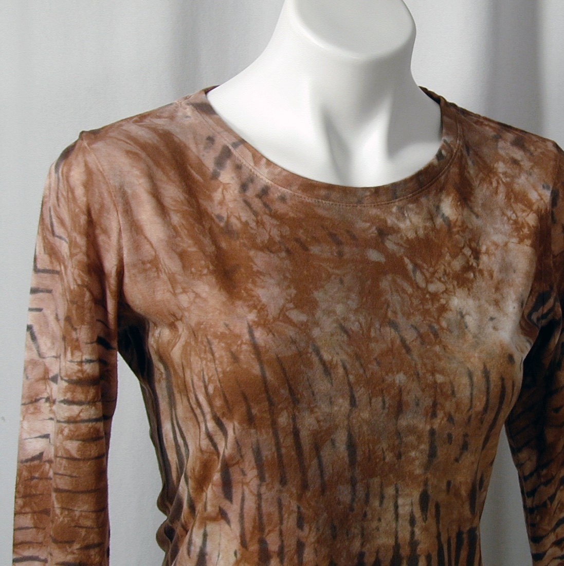 Spicy Cinnamon, Nutmeg, and Nickel Gray Arashi Shibori Tee (small)