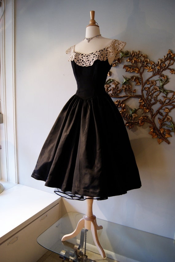 50s Dress / 50s Party Dress / Vintage 1950s Black Taffeta Party New Look Prom Dress with White Lace and Rhinestones Size S