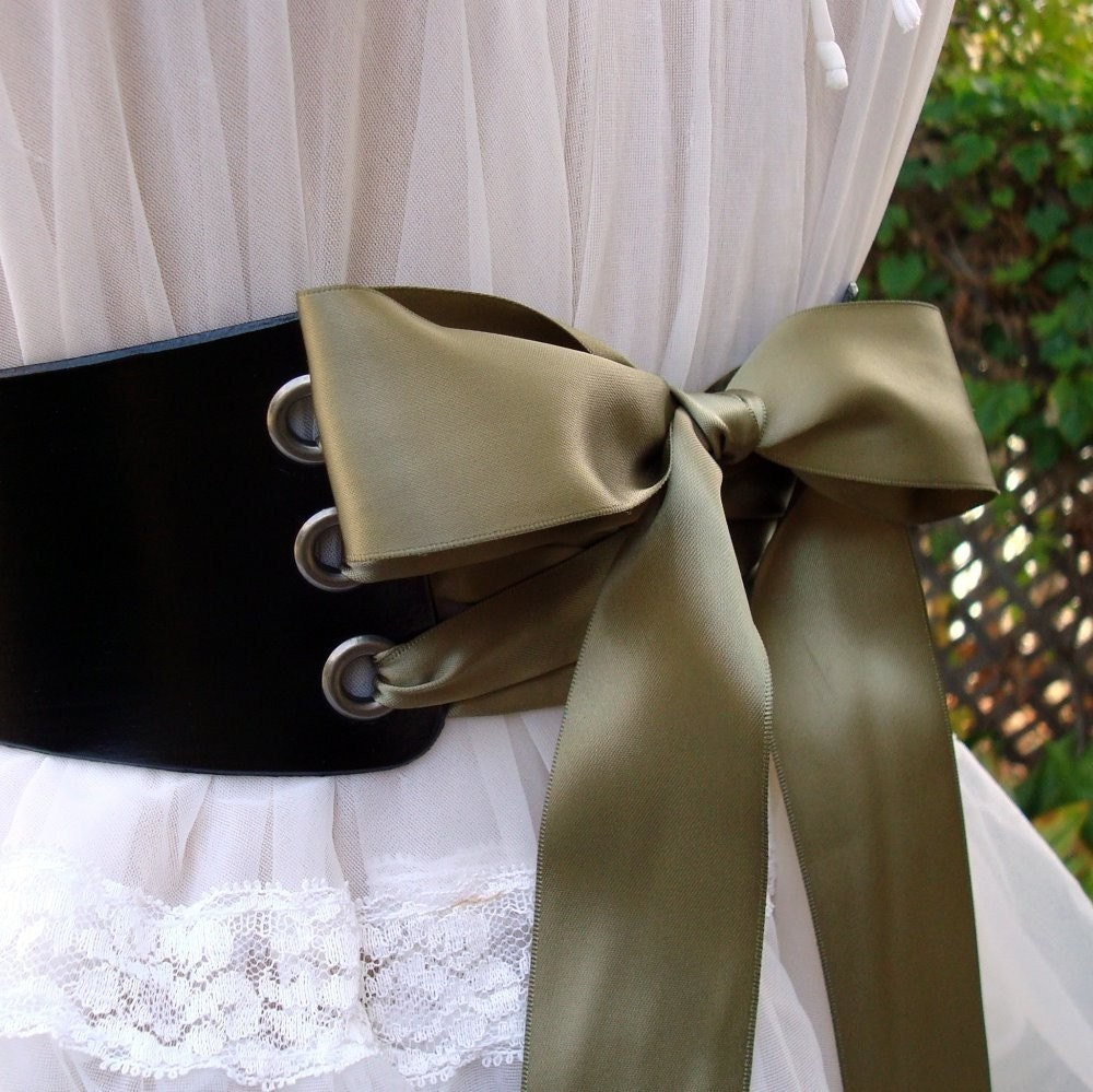 Black Willow......Wide Ribbon Laced Leather Fairytale Sweetheart Corset Belt