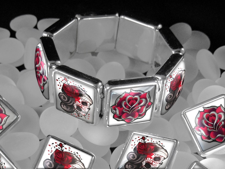 Dia De Los Muertos Day of the Dead Girl and Roses Glass Bracelet BRS-20