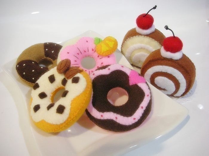 Felt Donut and Jam Roll pattern PDF