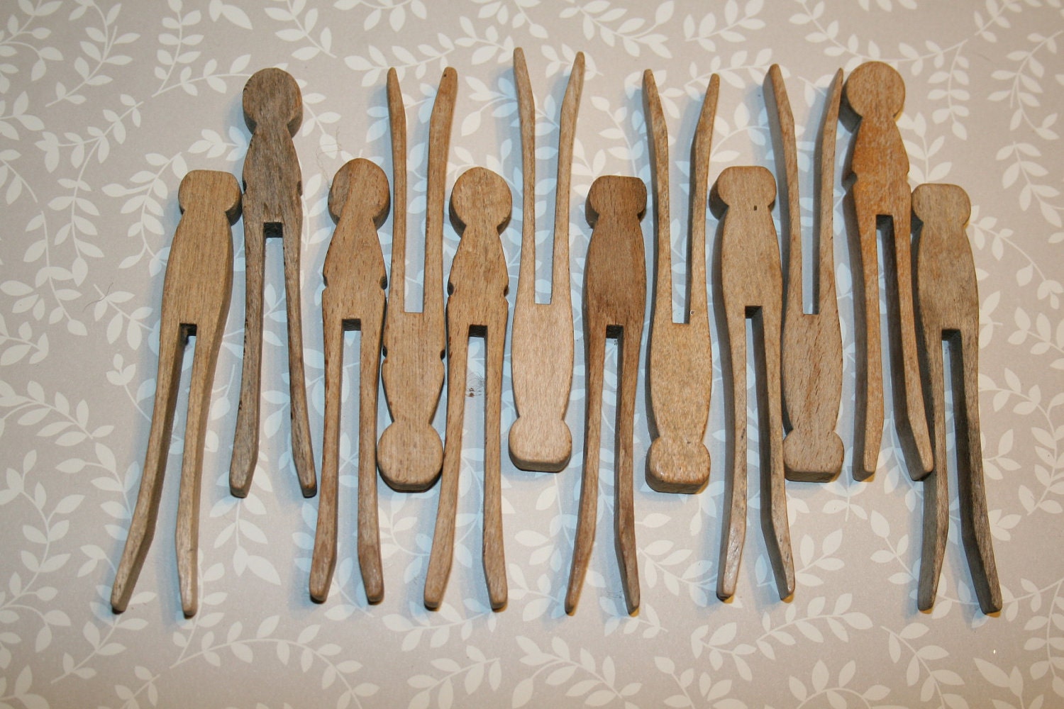 12 Vintage Clothespins Pack
