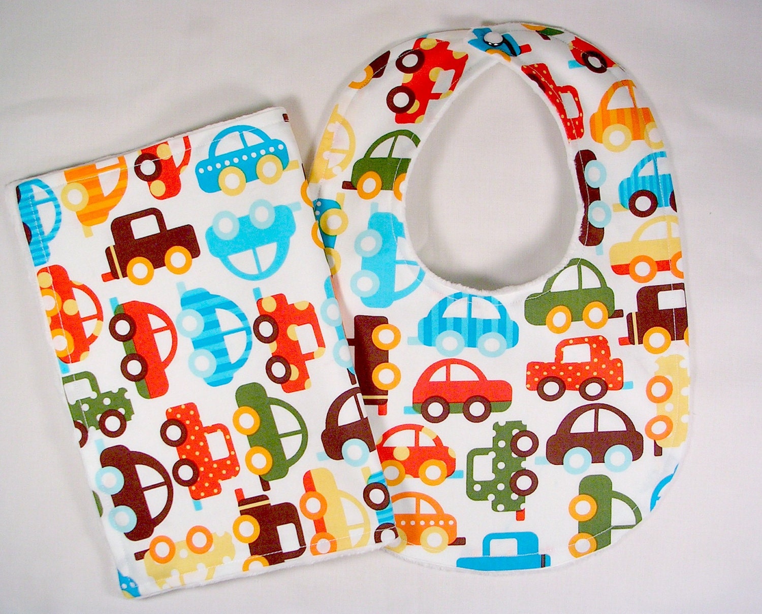 Bib and Burp Cloth Set / Baby Shower Gift Boy Cars in Bermudas  - Ann Kelle  Fabrics