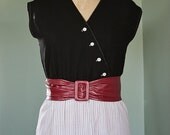 SALE Vintage Wiggle Dress Size M - L 8 - 10, Very Slimming Unique Button Pattern