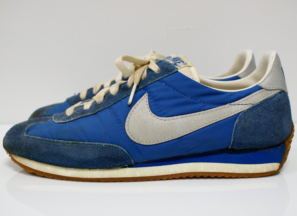 Vintage Pair of 1970s-80s Nike Sneakers Blue and Silver size 8.5 mens