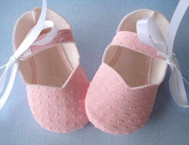 Mary Jane Sewing Pattern - Simple Mary Jane Baby Shoes - Booties with Ribbon Ties PDF ePattern