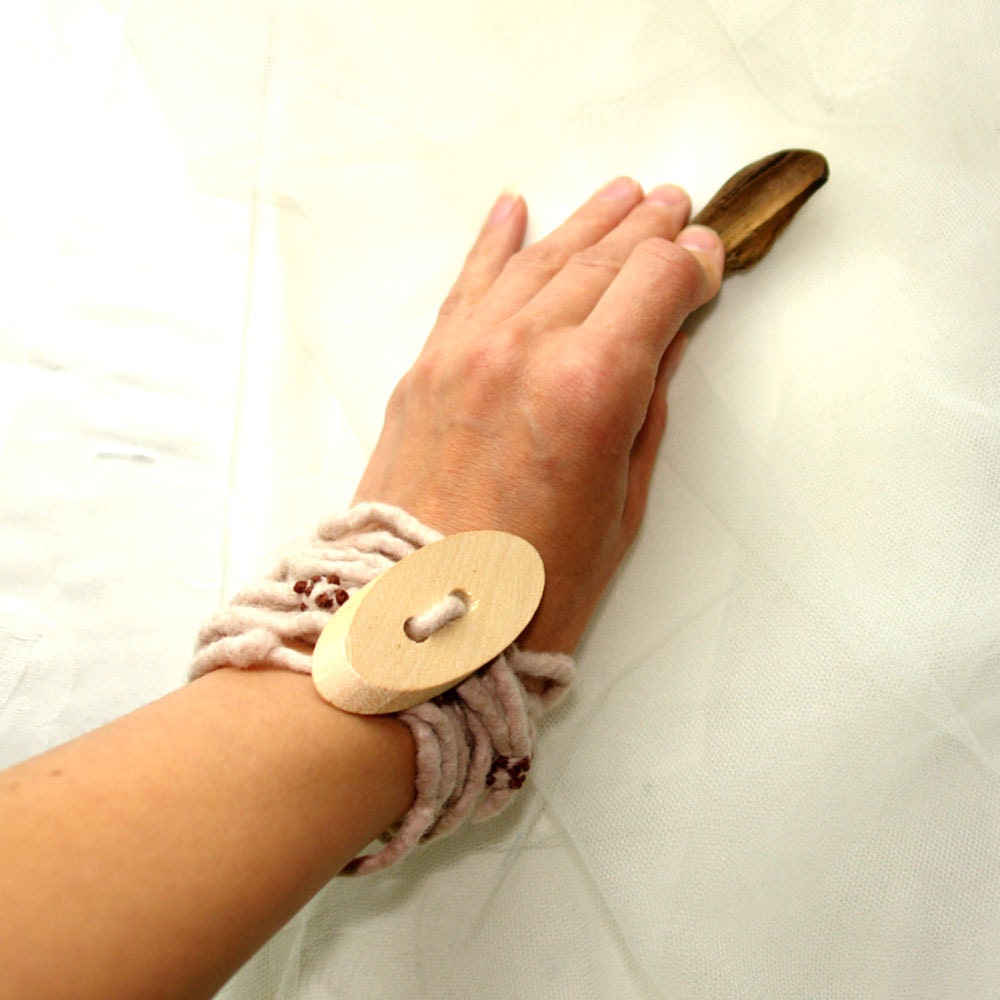 Cream and  chocolate - eco and fashionable felted bracelet - necklace with wood button, natural - katinytis