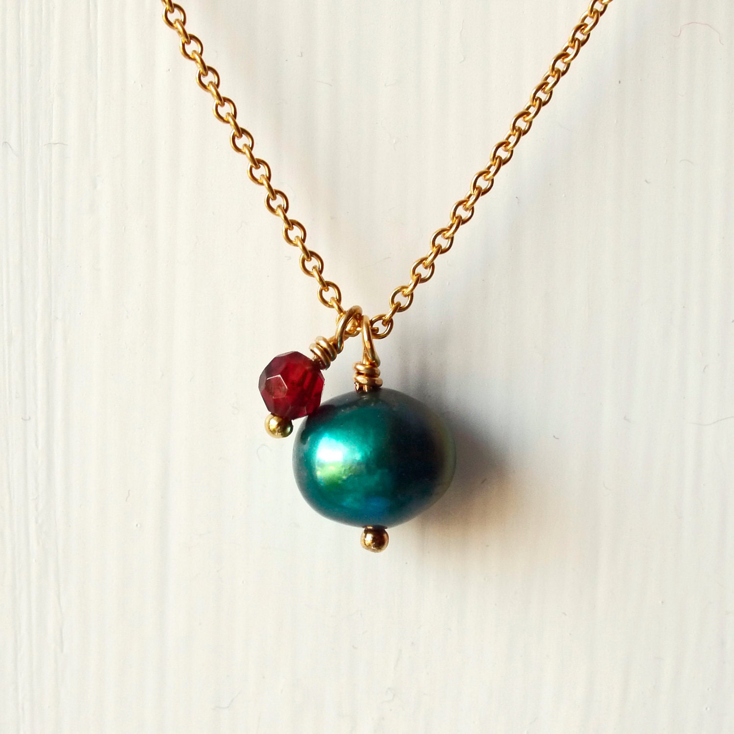 Necklace. Green Pearl. Garnet. Rolled Gold. Vasilisa.