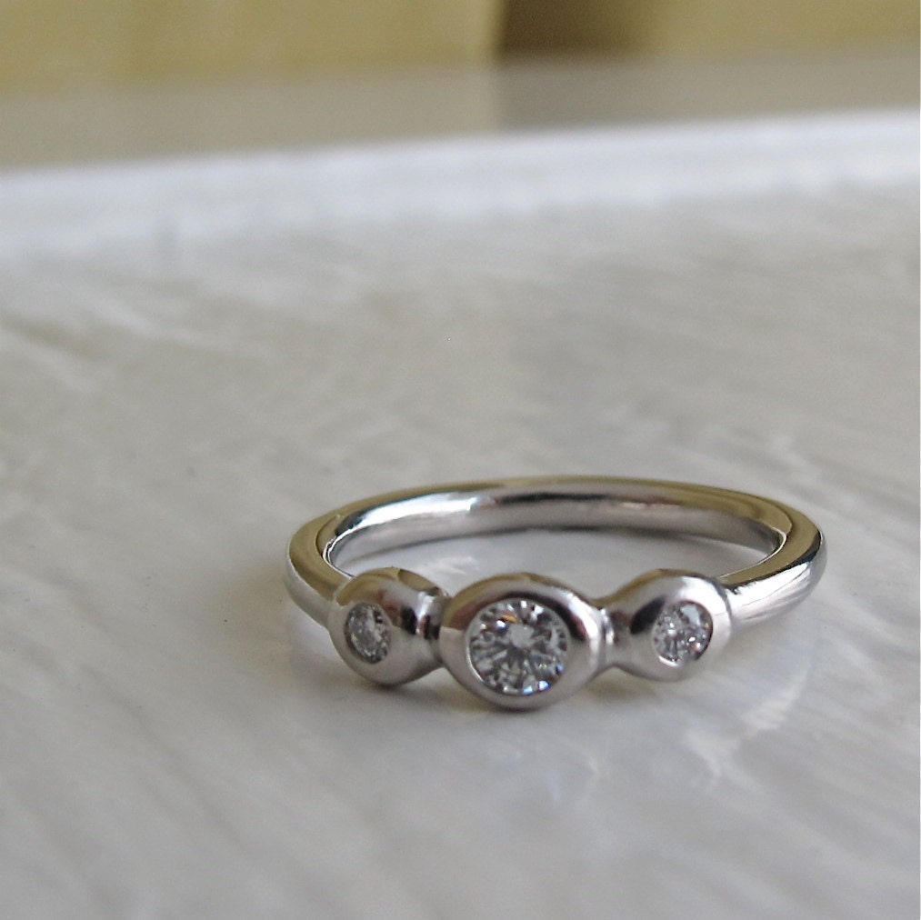 Diamond  and White Gold 3 Stone ring