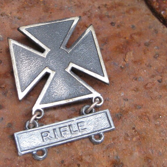 Vintage Military Rifle Medal Pin by AntiqueCellar on Etsy