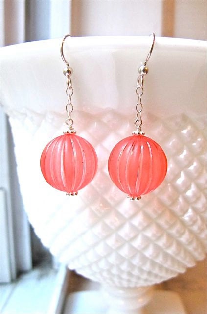Silver earrings. Drop earrings. Chain earrings. Coral Red Pink. Vintage Lucite. WATERMELON