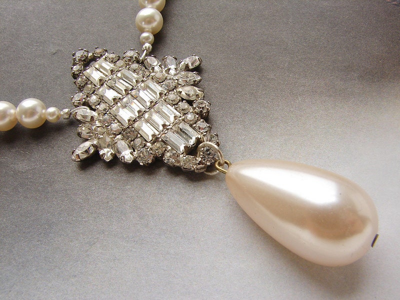 Art Deco Rhinestone Pearl Necklace, OOAK rhinestone brooch bridal statement necklace, Vintage Weddings Bridal Jewelry