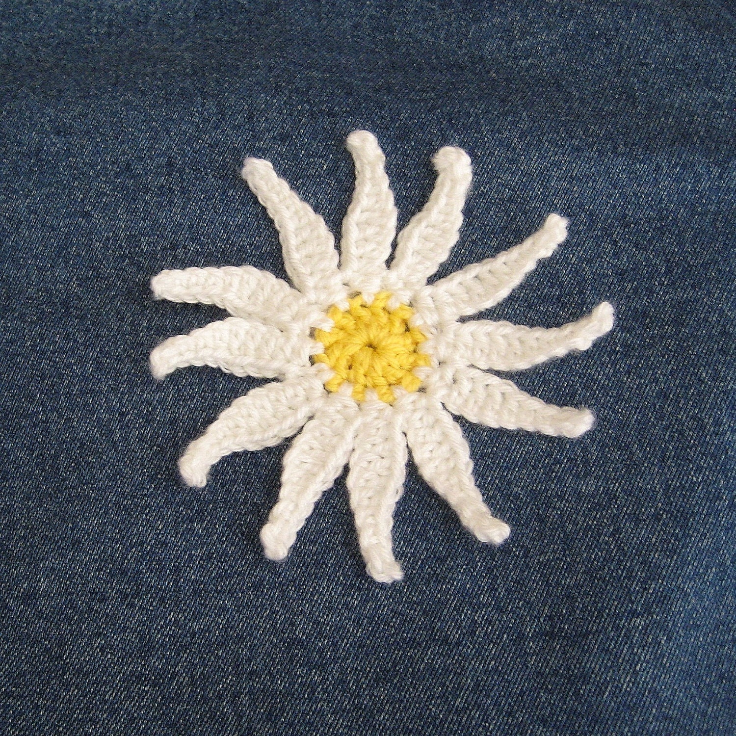 Crochet Pattern -- Large Daisy Embellishment