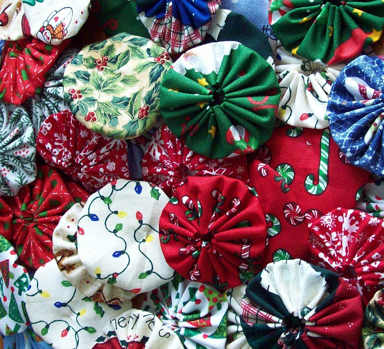 christmas holiday prints 2 inch yo yo candy canes by christmas holiday prints 2 inch yo yo candy canes by
