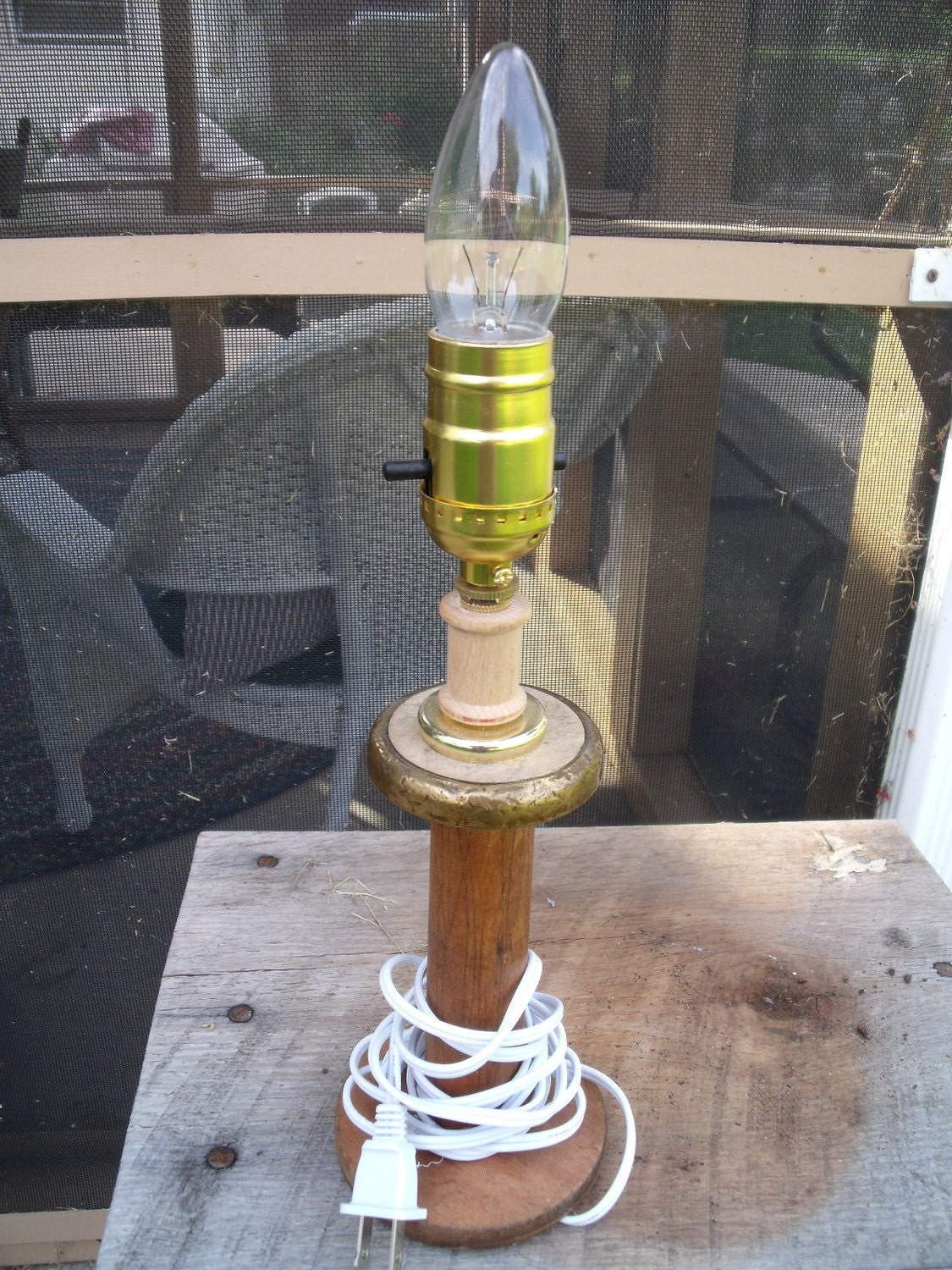 vinTage anTiQue WooD sPooL BoBBiN recycLeD into ELECTRIC CanDLe LAMP-Ugot2C
