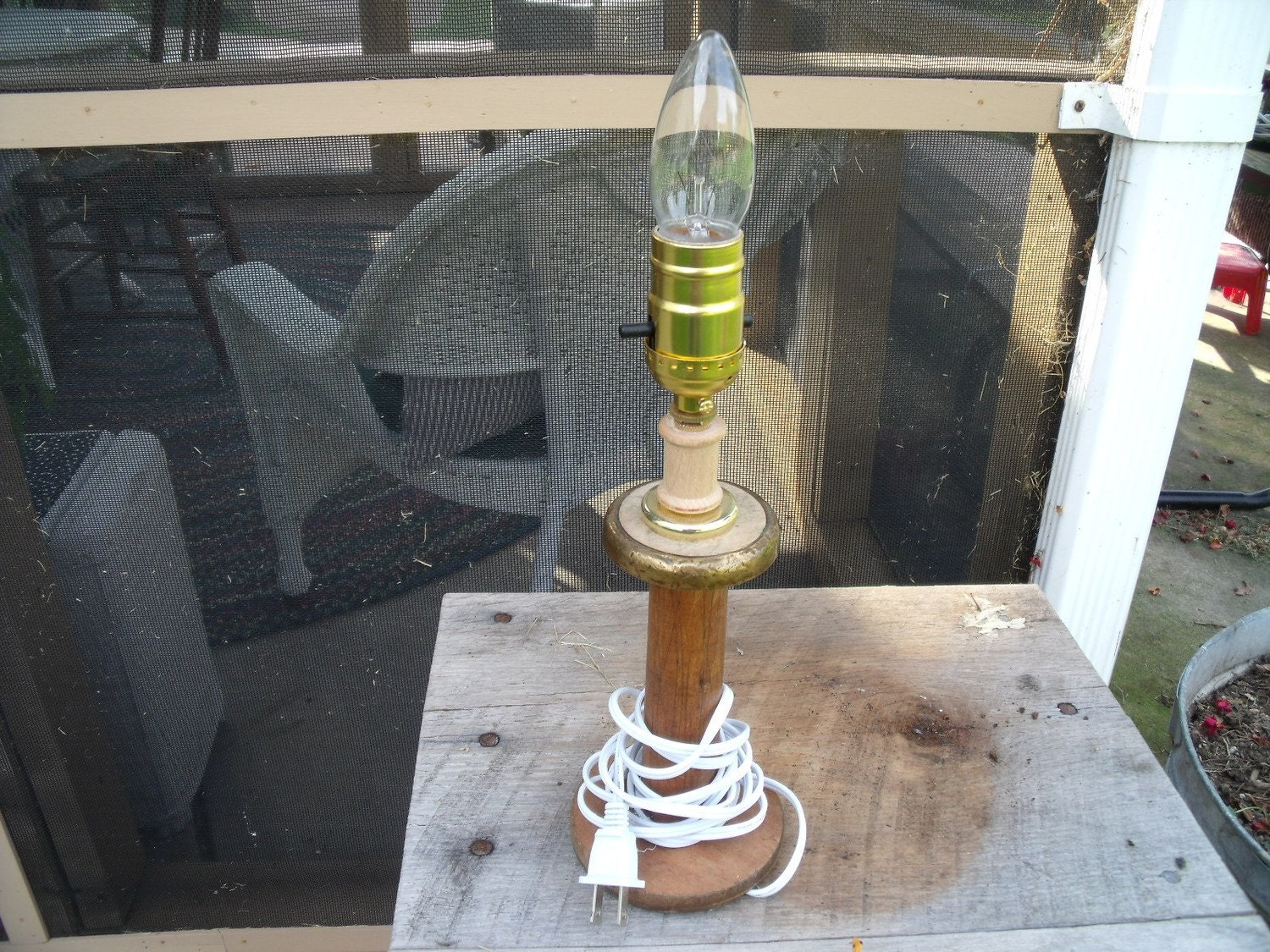 vinTage anTiQue WooD sPooL BoBBiN recycLeD into ELECTRIC CanDLe LAMP-Ugot2C