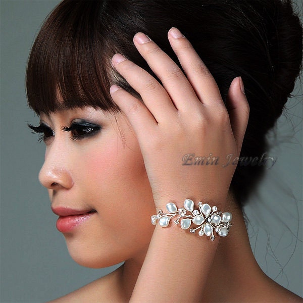 White Swarovski Pearl Vine Bridal Bracelet - Wide Vine Floral Crystals Rhinestone Filigree Bride Bridesmaid Wedding Cuff Gift