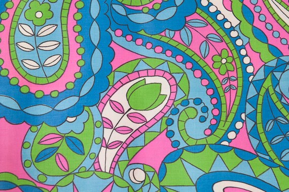 A Big Pop of Summer Paisley - NOS Vintage Fabric Mod Daisies Tulips 60s 70s