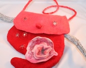 Bag wetfelted seamless dyed red shadesand embroideried