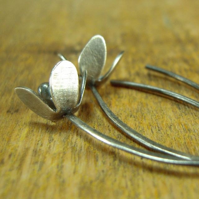 Flower earrings. Sterling silver lilac earrings.