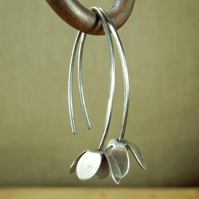 Flower earrings. Sterling silver lilac earrings.