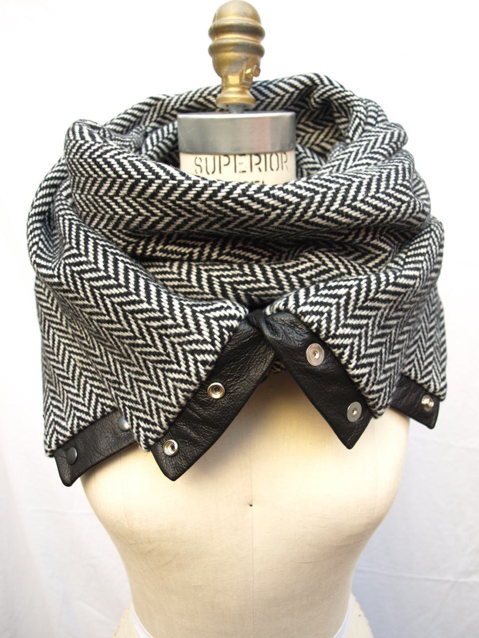 Reserved for HenriettaDevine Herringbone Chunky wool circular infinity scarf
