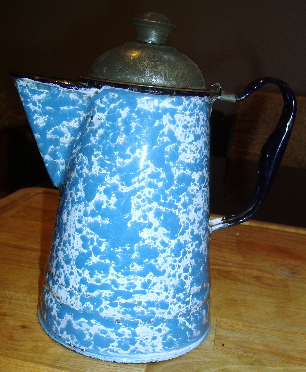 Antique blue GRANITEWARE coffee pot with Tin Lid - Swirl SPONGEWARE - Enamelware - French Cobalt Blue Handle - Rustic Farmhouse - TREASURY