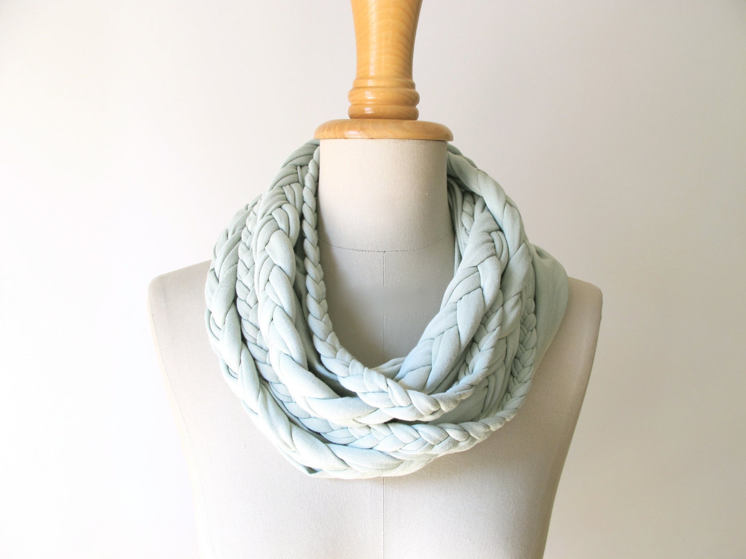 braided LOOP in light mint infinity scarf - StAnderswo
