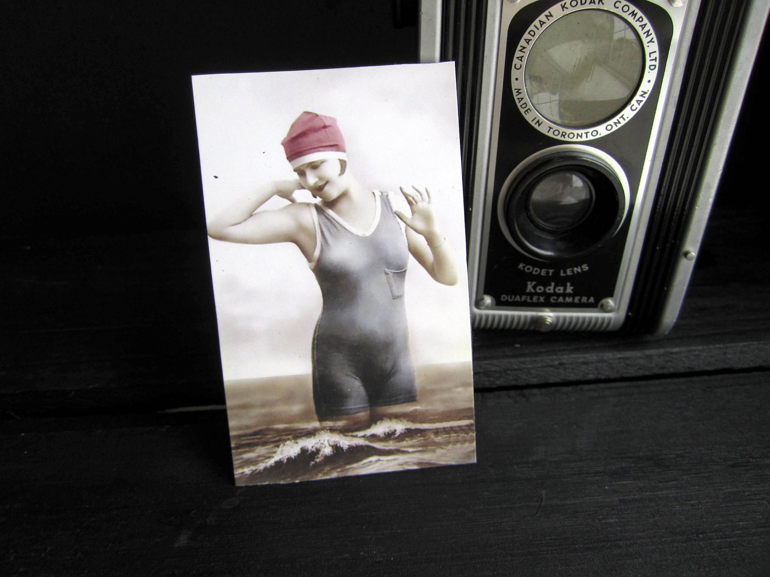 Vintage bathing beauty flat magnet