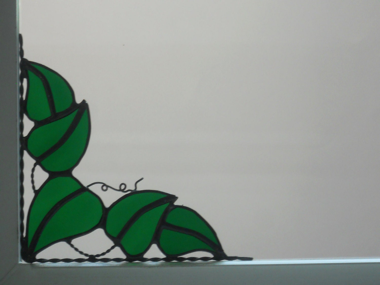 Small leaf vine /stained glass window corner/ dark green