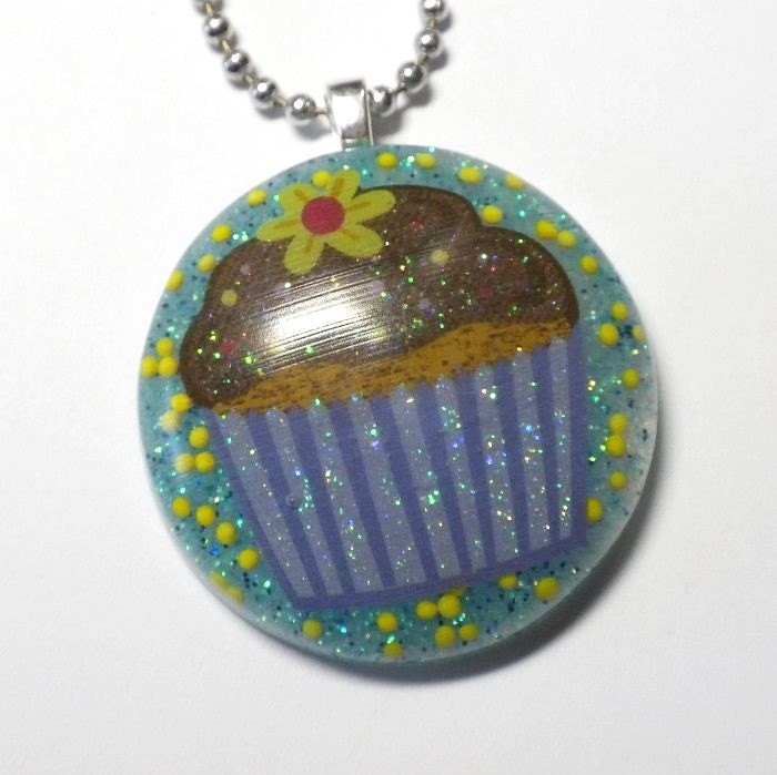 Resin CupCake Pendant  -  CupCake Love