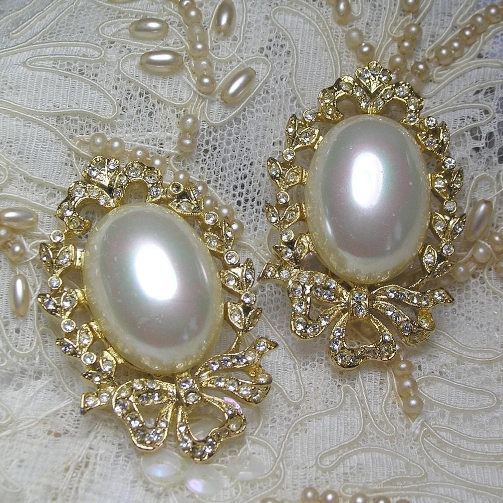Gorgeous Vintage Pearl and Rhinestone Clip Earrings  FREE SHIPPING