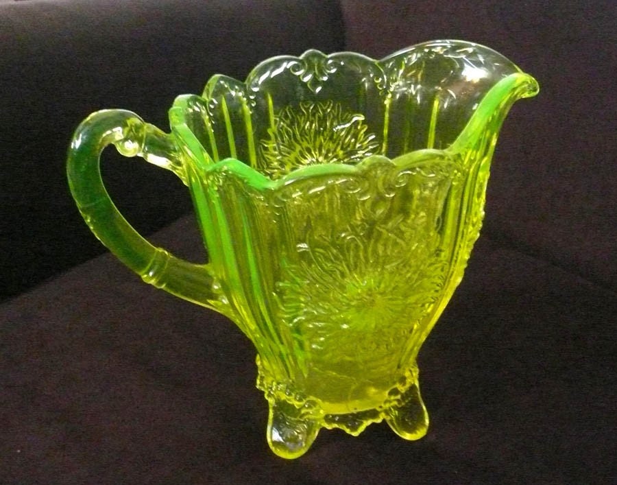 Vintage Vaseline Glass Pitcher Dahlia by VintageReinvented